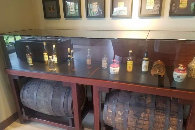 Appleton Estate Rum and Floyd's Pelican Bar Tour - Floyd’s Pelican Bar: a wooden bar on a sandbank