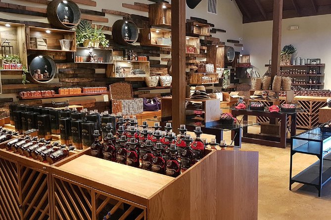 Appleton Estate Rum Tour and Tasting from Runaway Bay - Buying Appleton bottles in Jamaica