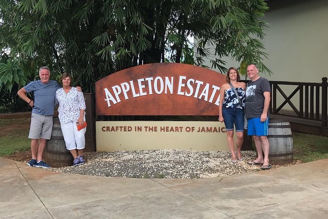 Appleton Rum Factory, Ys Falls, Black River Safari, Floyd’s Pelican Bar - Floyd’s Pelican Bar, an offshore finish