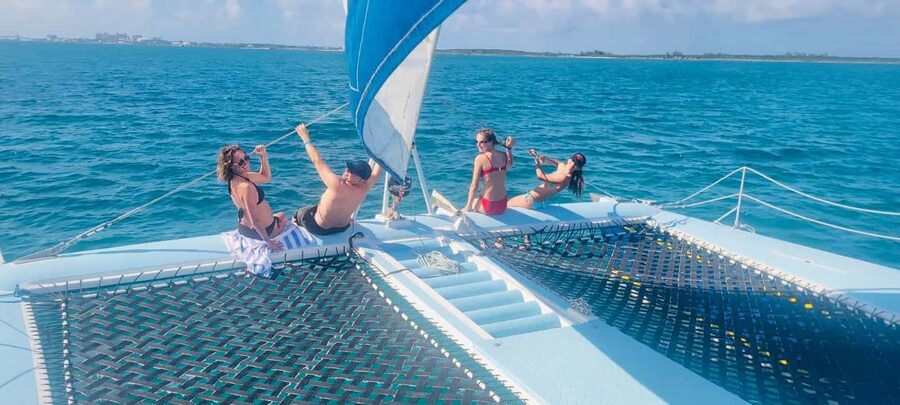 Bahamas: Swimming Pigs & Snorkeling Cruise with Lunch & Rum - Reef snorkeling around Athol Island