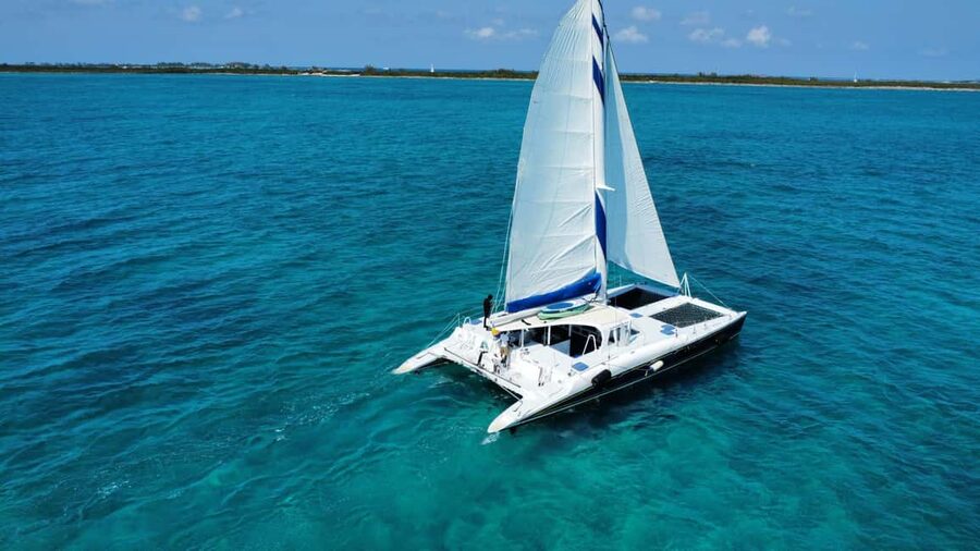 Bahamas: Swimming Pigs & Snorkeling Cruise with Lunch & Rum - Lunch and a long scenic cruise