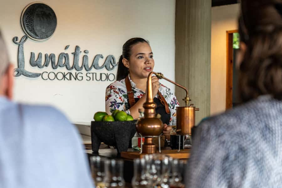 Cartagena: Boutique Rum and Chocolate Tasting at Lunático - The hosts make the difference