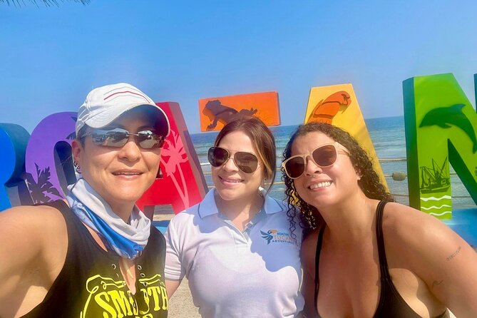 Customizable Roatán Private Tour: Rum, Chocolate & Island Culture - West End: food, shops, and a short taste of island leisure