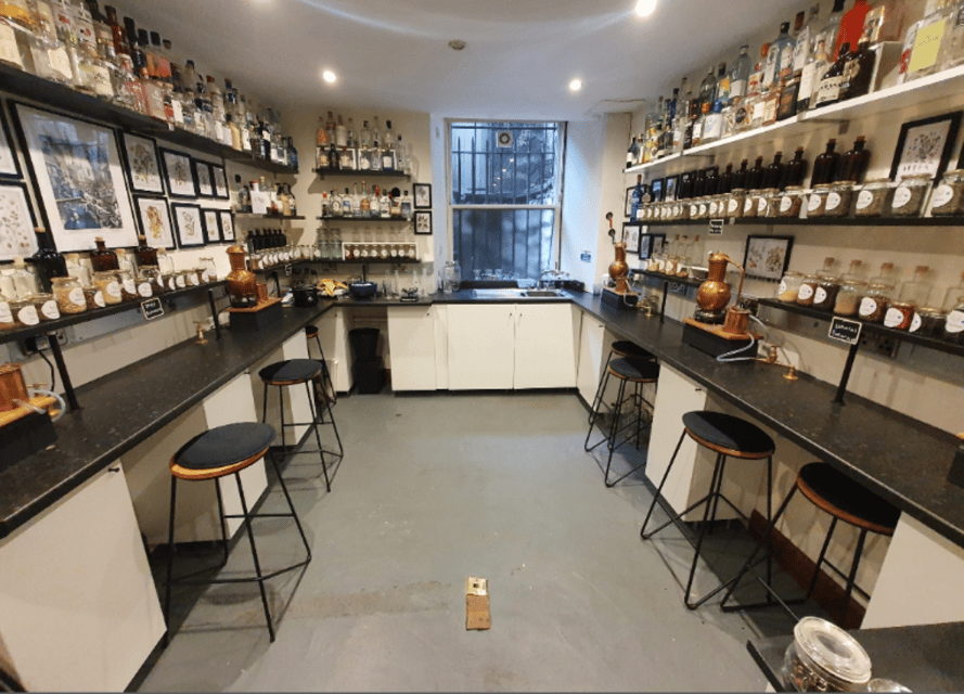Edinburgh: Rum Distillation Workshop with Rum Tasting - Tasting, Labelling, and Wax Sealing
