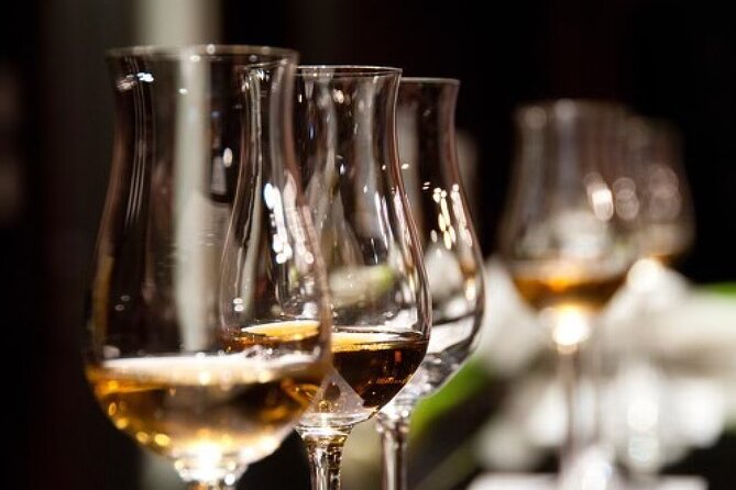 Gin & Rum Tasting in Frankfurt am Main - The restaurant setting adds flexibility