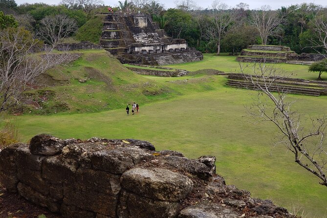Guided Altun Ha Ruins, Rum factory & Belize sign from Belize City - The Belize sign is a quick, useful photo stop