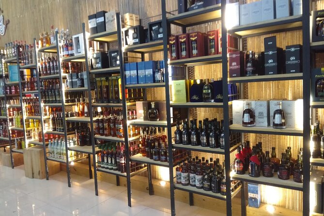 Guided Shopping Tour - Rum tasting, chocolate factory, Cigar factory - Key points to know before booking