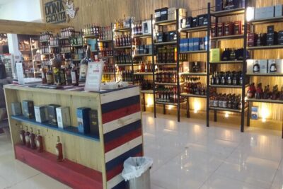 Guided Shopping Tour – Rum tasting, chocolate factory, Cigar factory