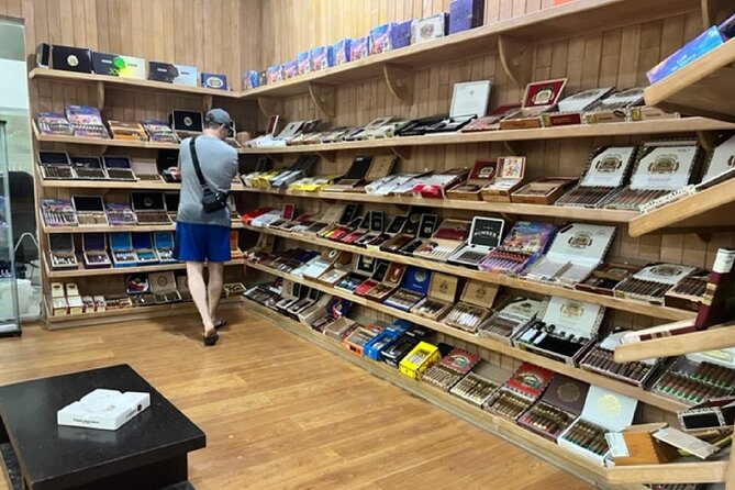 Guided Shopping Tour to Bella Mare Store (Cigars, Chocolate, Rum and Souvenirs) - Chocolate and coffee add flavor to the stop