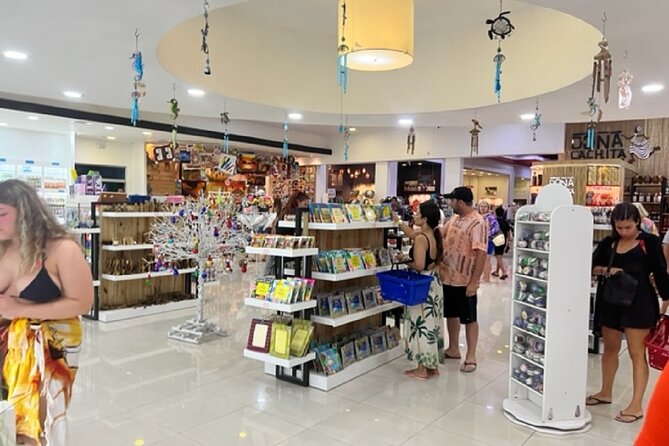 Guided Shopping Tour to Bella Mare Store (Cigars, Chocolate, Rum and Souvenirs) - Souvenirs go well beyond the usual T-shirt