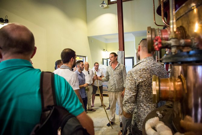 Guided tour of Sampan distillery // Agricultural Rum Medalist - What the short format does well