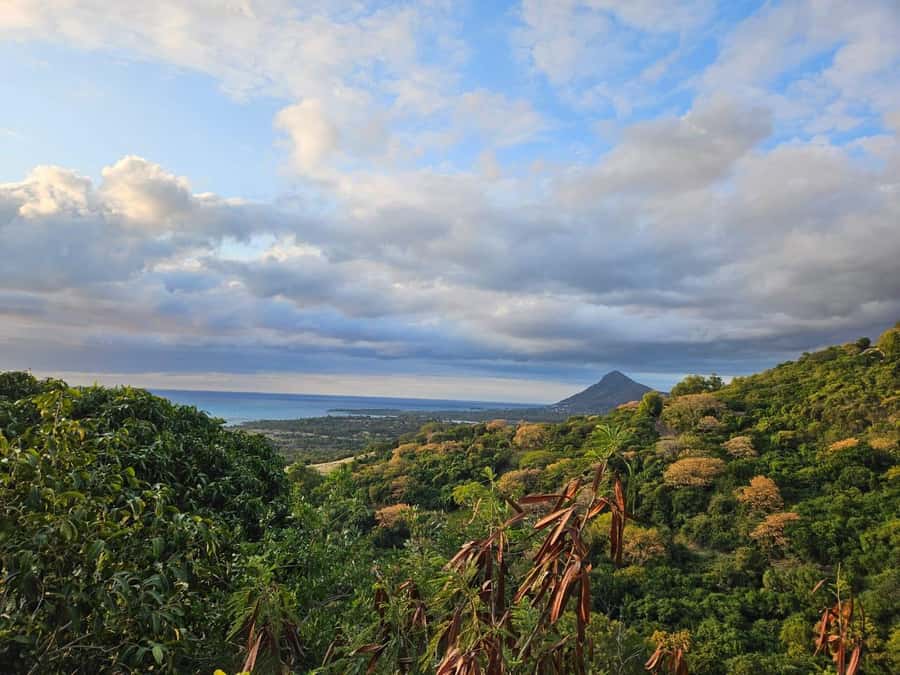 Mauritius: Sights of the South Private Tour with Rum Tasting - Grand Bassin brings culture into the day