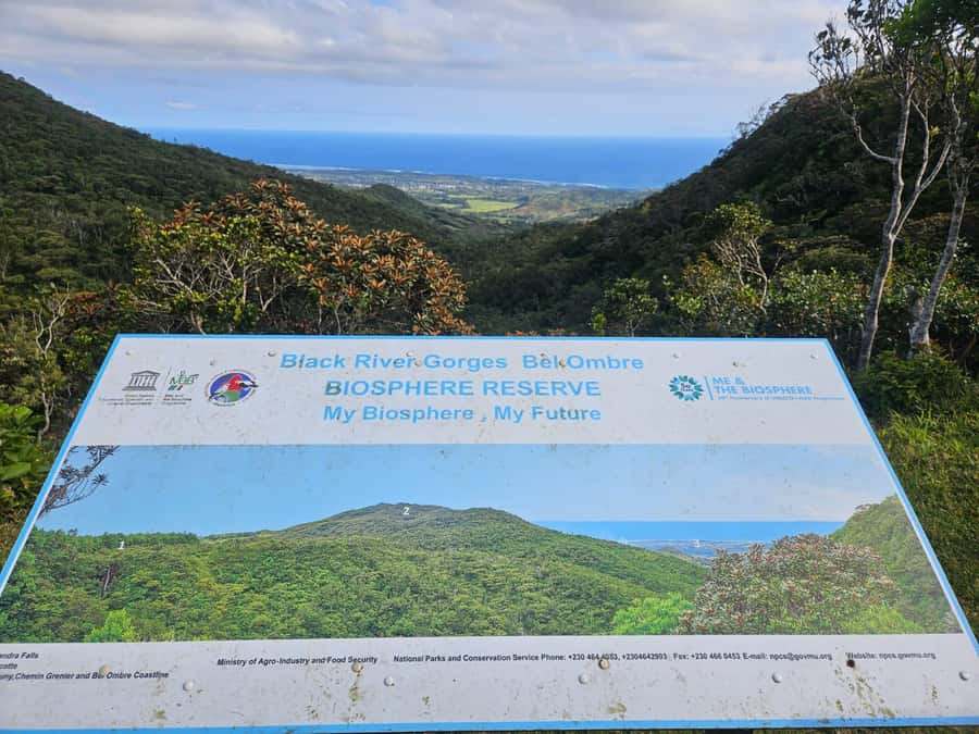 Mauritius: Sights of the South Private Tour with Rum Tasting - Chamarel Village and the mountain road