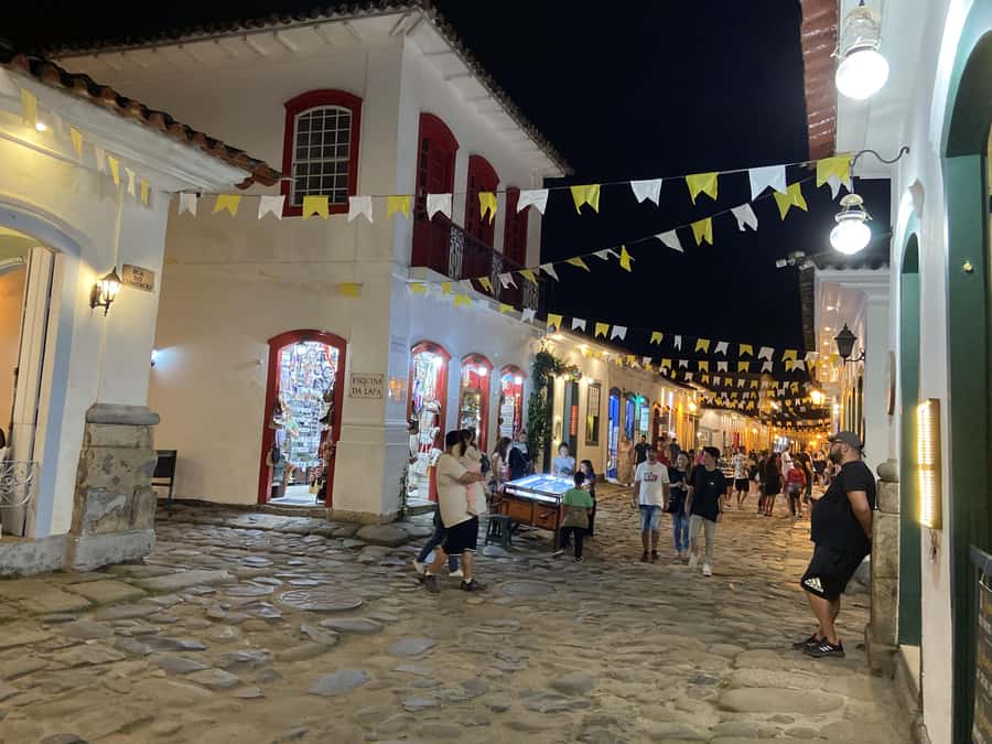 Paraty: Historic Centre Walking Tour & Cachaça Tasting - Is $19 good value?