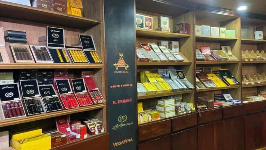Punta Cana: Don Lucas Cigar, Chocolate, & Rum Tour - Shopping at the Don Lucas store