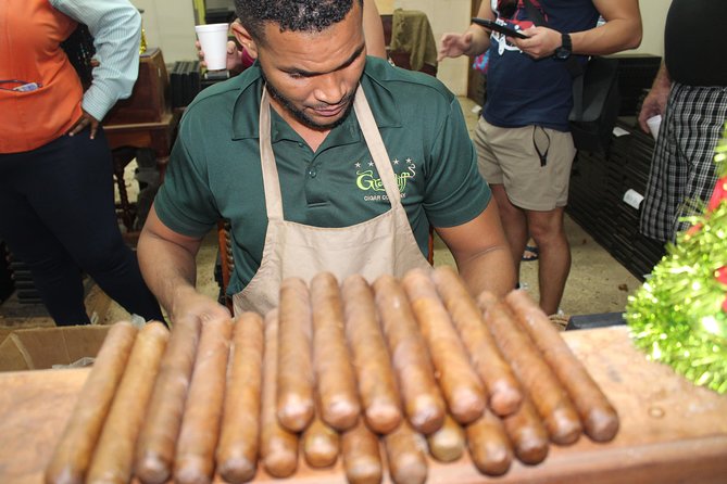 Rum Reggae and Rhythms Tour: Dancing and Cocktails - Bahama Barrels: island-made wine