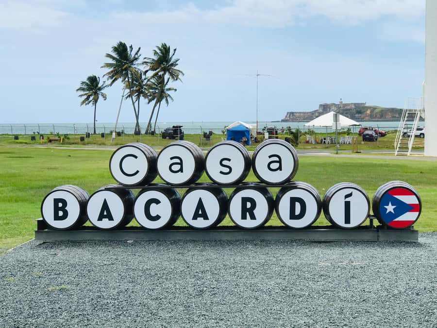 San Juan: Bacardi Rum Distillery and Old San Juan Combo Tour - What the Old San Juan portion does well