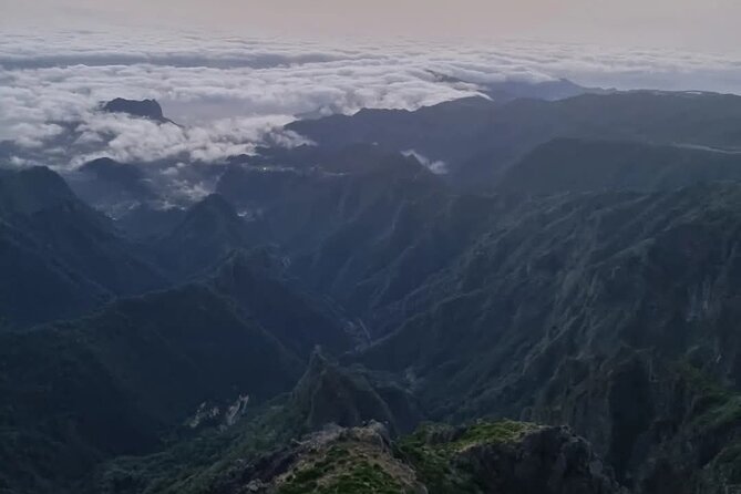 Scenic Hiking and Rum Tasting Experience - Pico do Arieiro: a dramatic start at Madeira’s third-highest peak