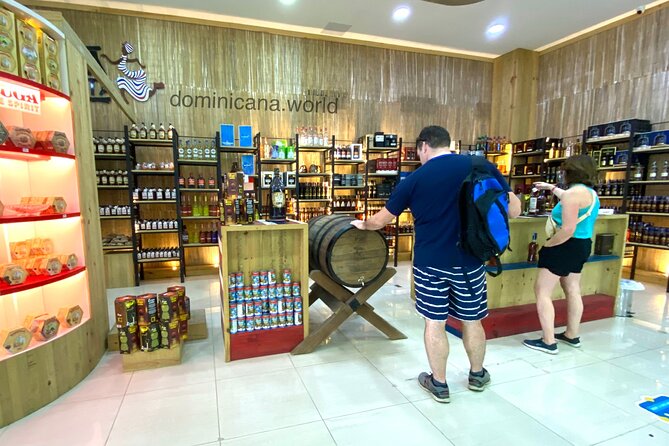 Shopping tour Punta Cana rum cigars coffee larimar chocolate souvenirs mamajuan - Cigars and the tobacco museum