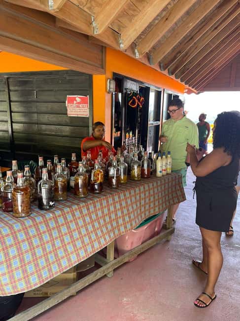 St. Lucia: Rum Distillery and Chocolate Making Experience - The chocolate class is the main event